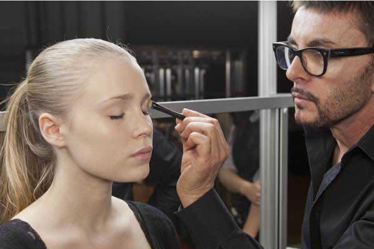 找专业的活动、会议化妆师一天多少钱